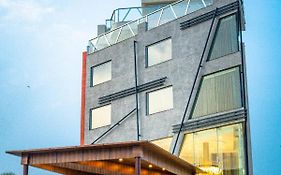 Playotel Premier Guna